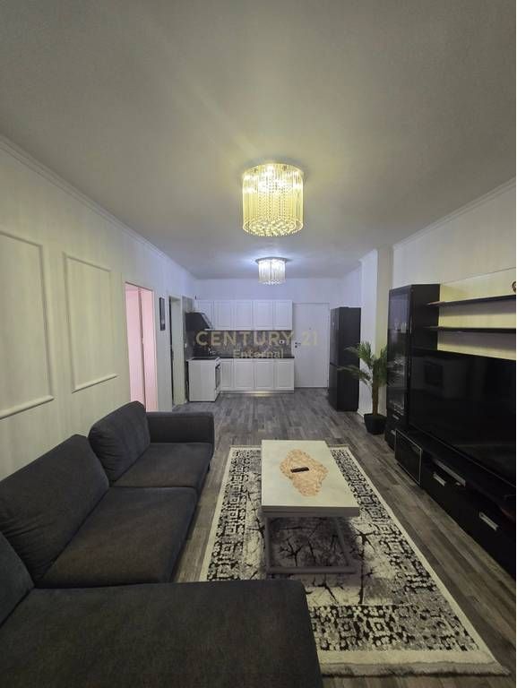 Apartament 1+1 per Qera te Komuna e Parisit