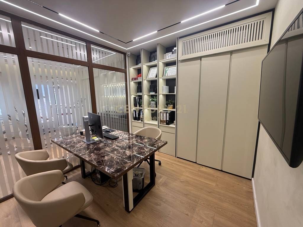 OCCASIONE! VENDESI ATTIVITÀ DI CLINICA DENTALE VICINO AL RING CENTER!