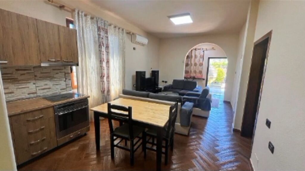 PRIVATE HOUSE 1 FLOOR 2+1 FOR RENT - KOL ASHTA STREET, TIRANA