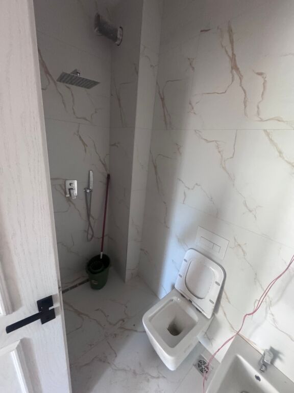 Jepet me qera ambient per zyre 2+1 te 5 Maji