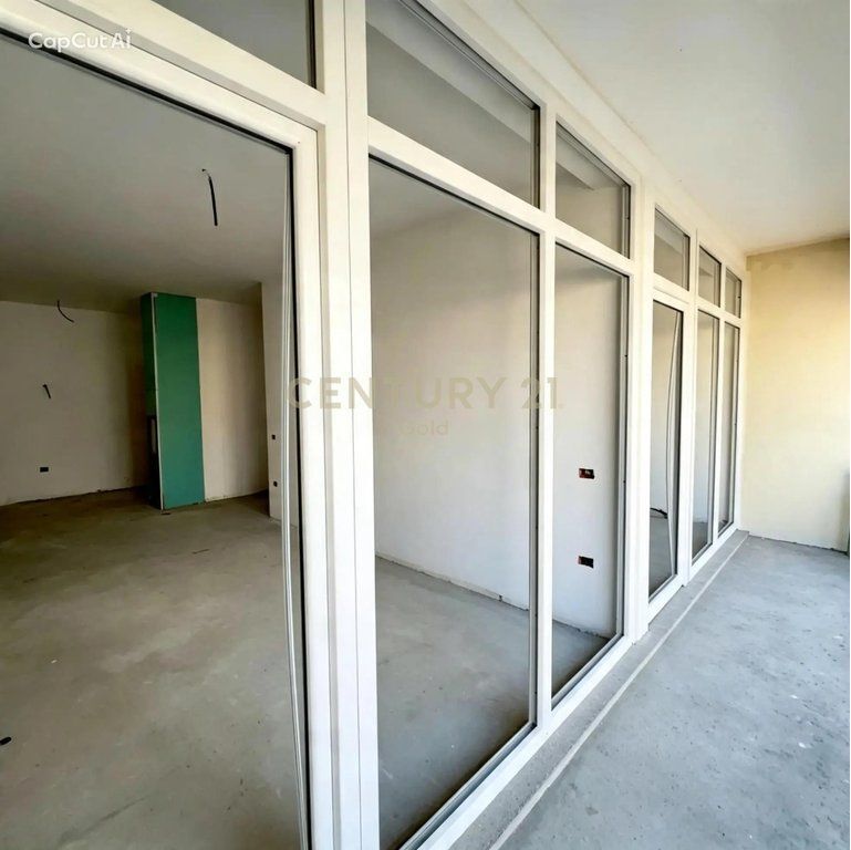 SHESIM APARTAMENT 2+1+2 TEK KOMUNA E PARISIT KOMPLEKSI KIKA !!