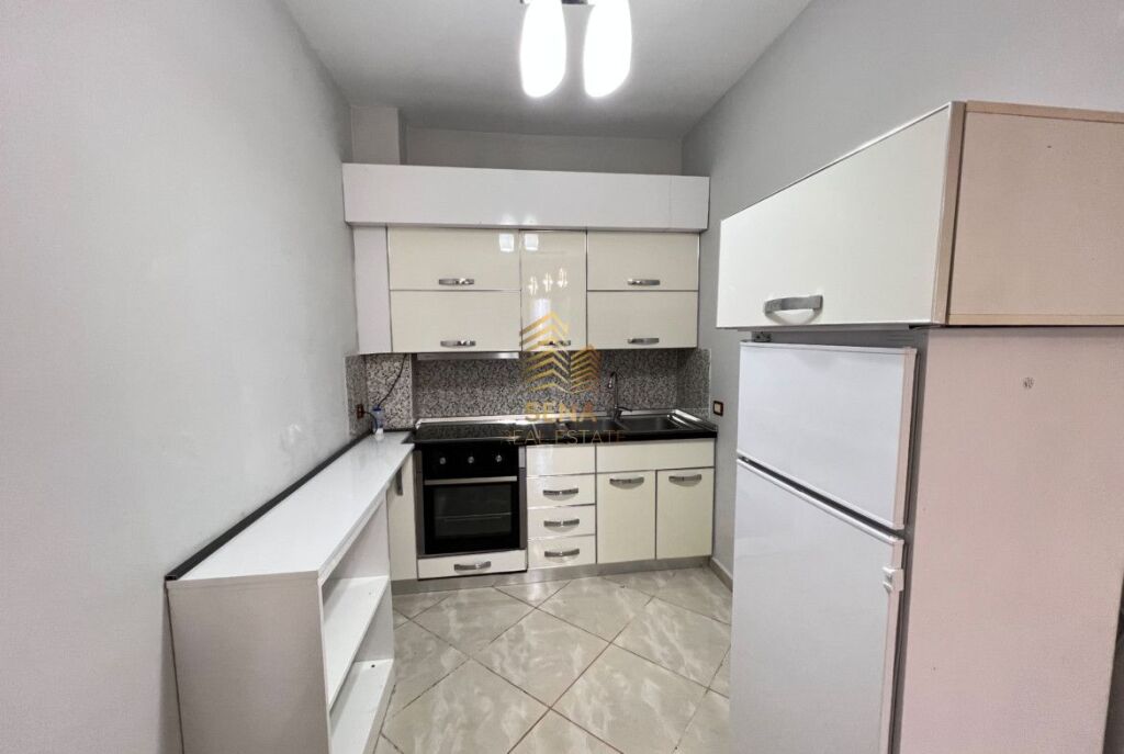 Affitto, Appartamento 1+1+2Blk, Astir- vicino al Complesso Molla, 45.000 Lek/Mese