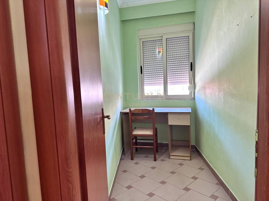 Apartament 1+1 me qira – Rruga e Durrësit