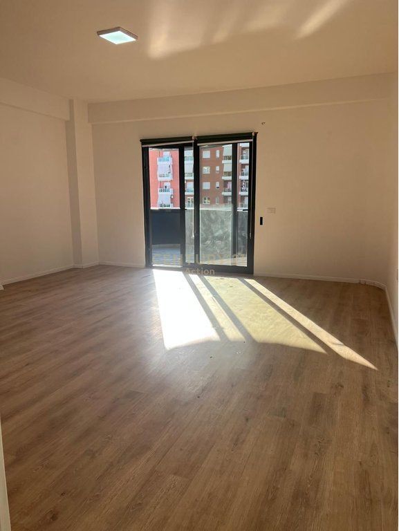 Apartament 2+1 Me Qira, Unaza e Re, Tiranë