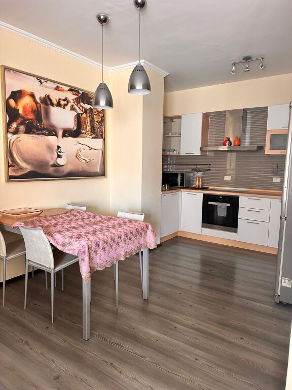 Apartament 2+1+2 per shitje ne Bllok , Juridiku