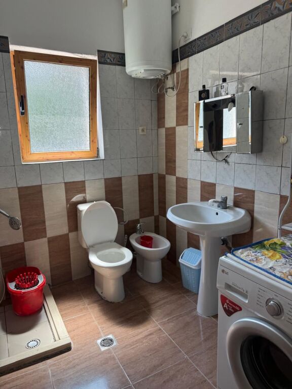 Affitto | Shtëpi private 2 + 1 | Porcelan | 450 €/mese