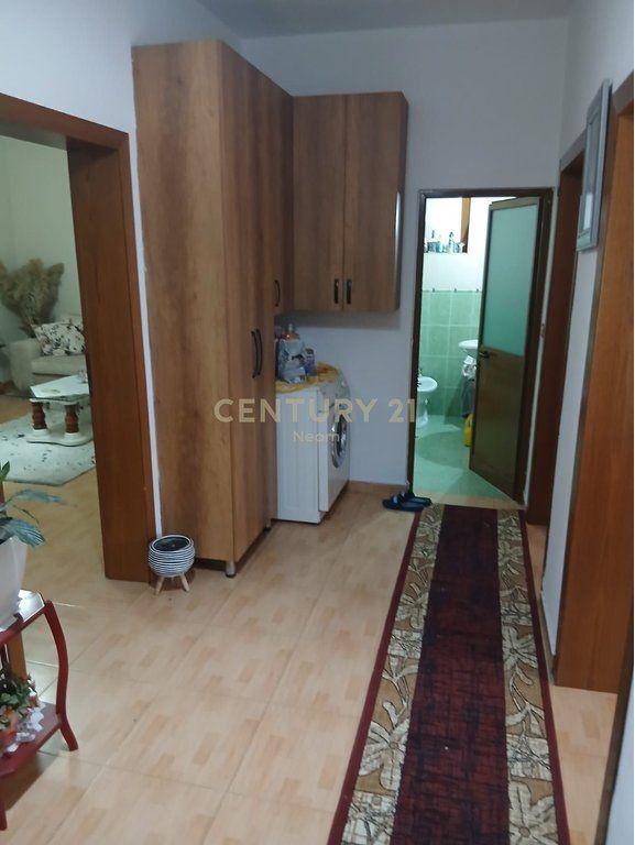 Annuncio di Vendita Immobile: Bar-Caffè e Abitazione su 2 Piani a Tirana - 593,952€ | 236m²