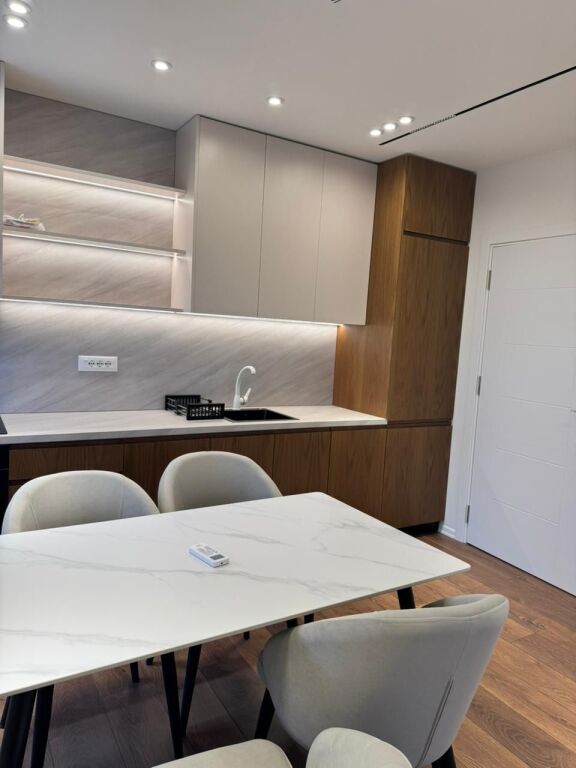 Apartament 1+1+parkim me qira