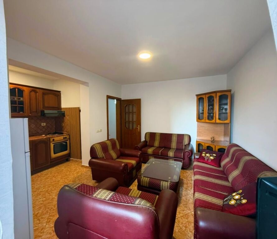 KINOSTUDIO APARTAMENT 1+1 PER SHITJE!