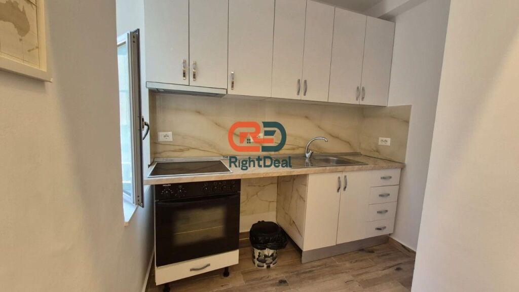 Vicino al Centro, In Via Mine Peza, Super Appartamento 1+1 In Affitto, Con Super Posizione !!