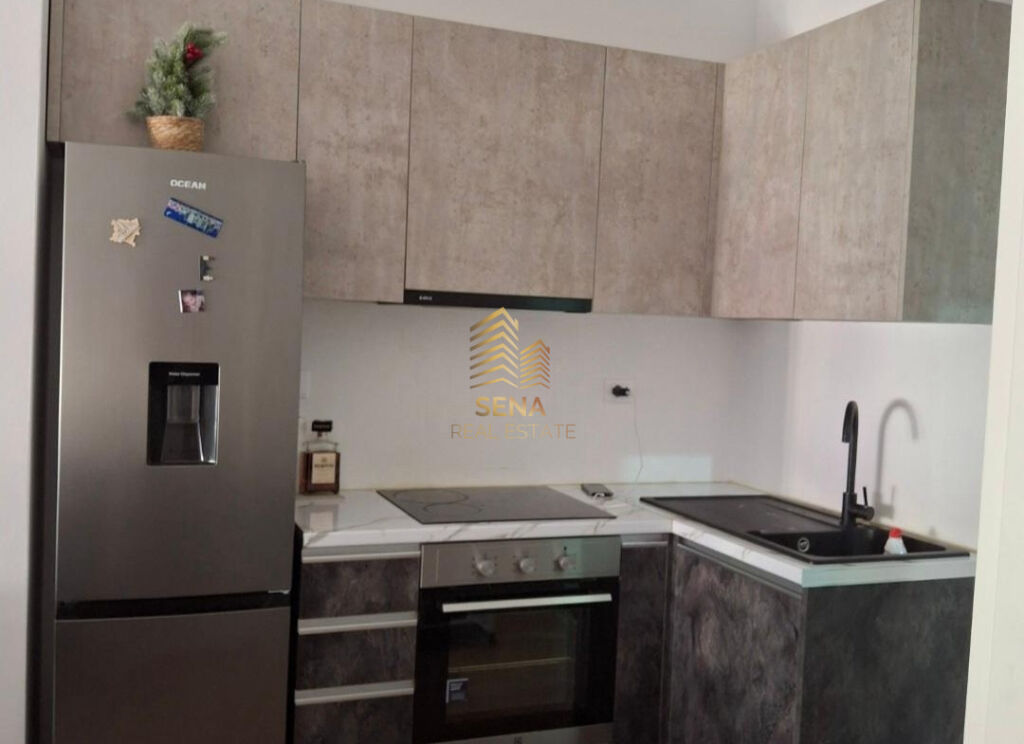 Affitto, Appartamento 1+1+balcone+Posto Auto, Ali Demi-Complesso Mangalem, 50.000 Leke/Mese