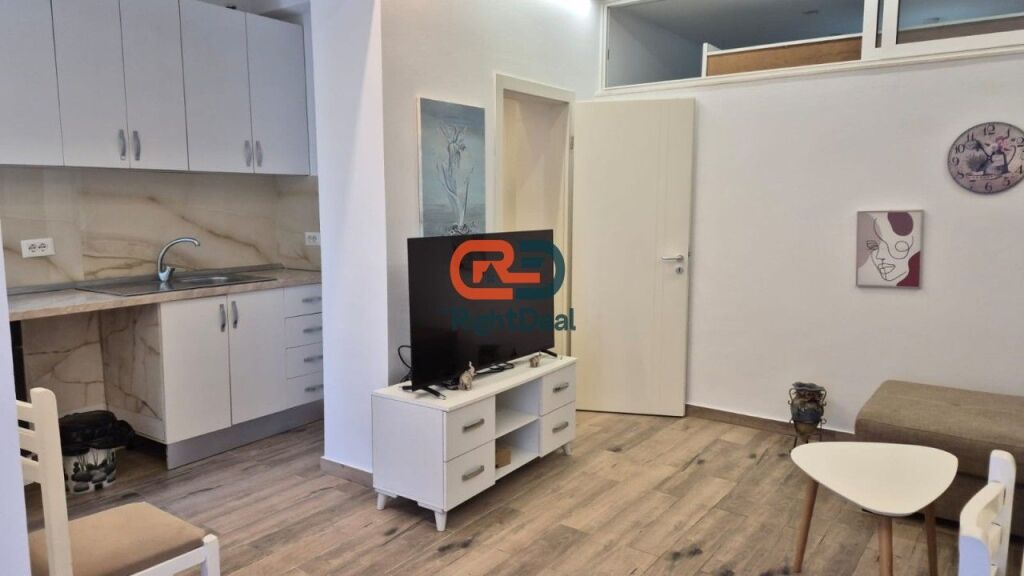 Vicino al Centro, In Via Mine Peza, Super Appartamento 1+1 In Affitto, Con Super Posizione !!
