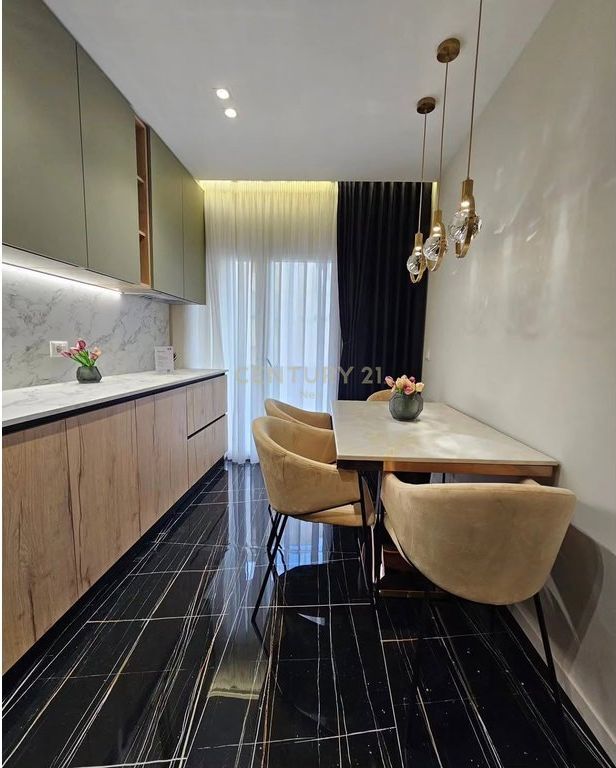 Apartament 2+1+2 per qira prane Stadiumit Dinamo