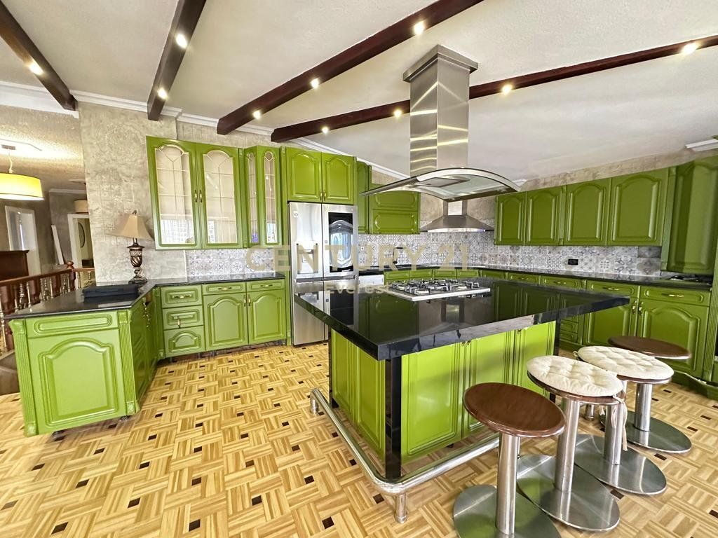 DINAMO COMPLEX, LUXURY PENTHOUSE FOR SALE