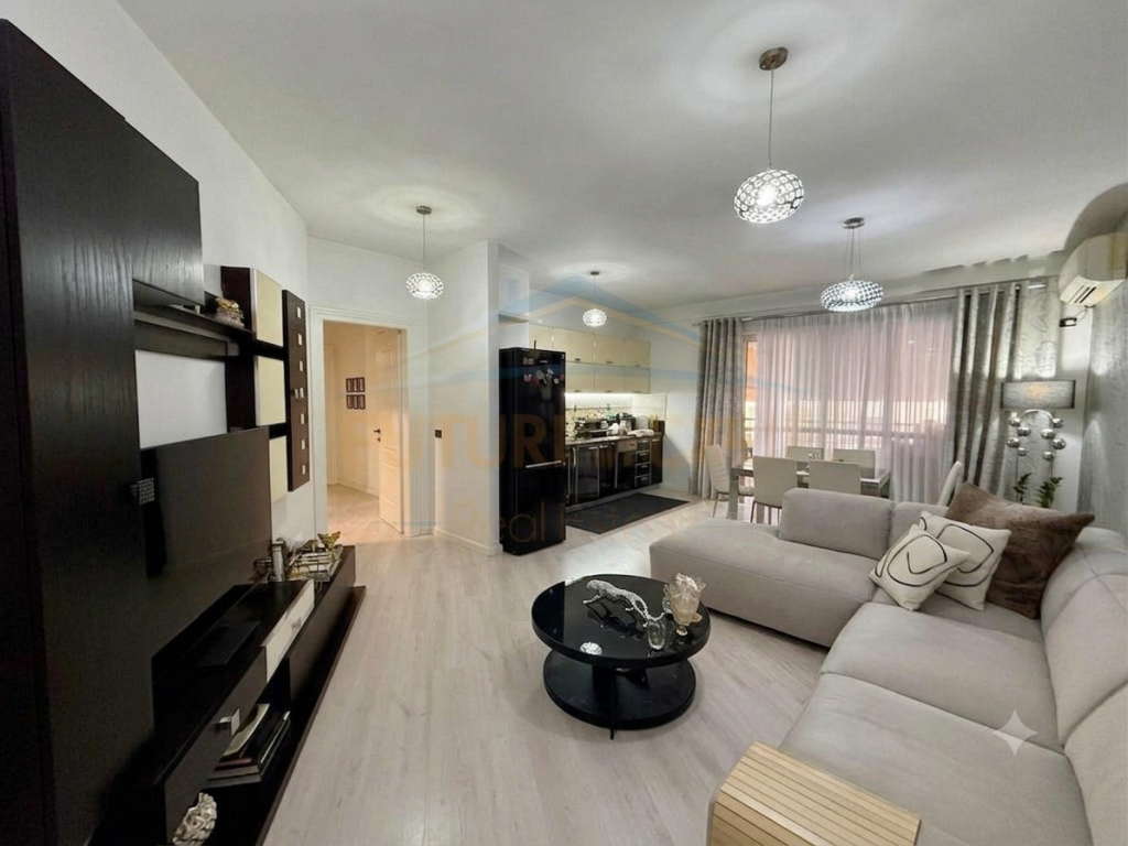 Shitet, Apartament 3+1+2, Unaza e Re, Tiranë