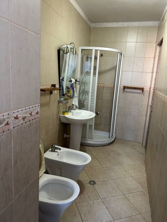 Jepet me qira 2+1 Stacioni i Trenit Le Bon 600 mije leke