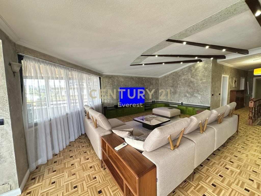 DINAMO COMPLEX, LUXURY PENTHOUSE FOR SALE 800,000 €