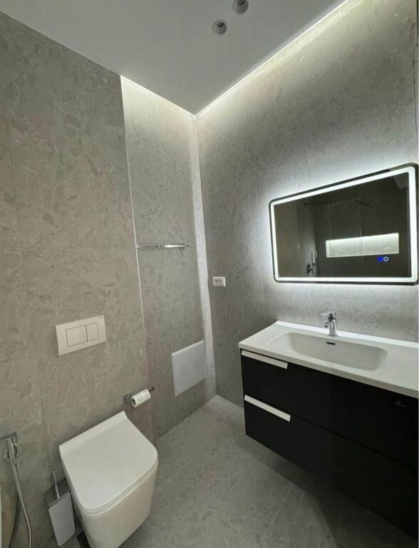 ME QIRA APARTAMENT 2+1+ post parkimi - Komuna e Parisit