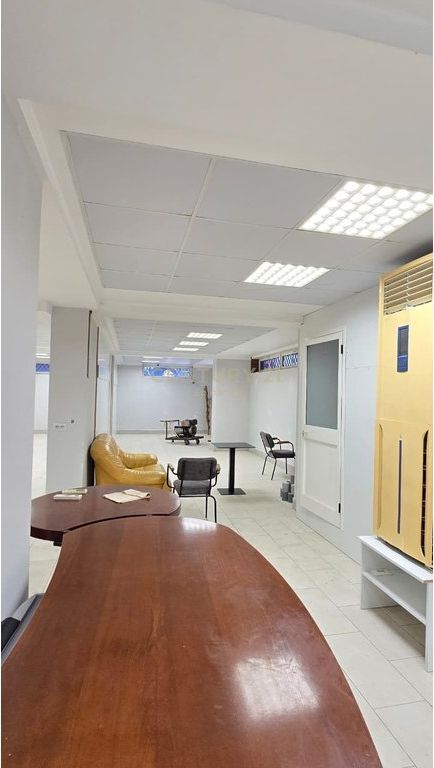 Jepet me qira ambient komercial në Lagjen Nr. 16, Durrës !