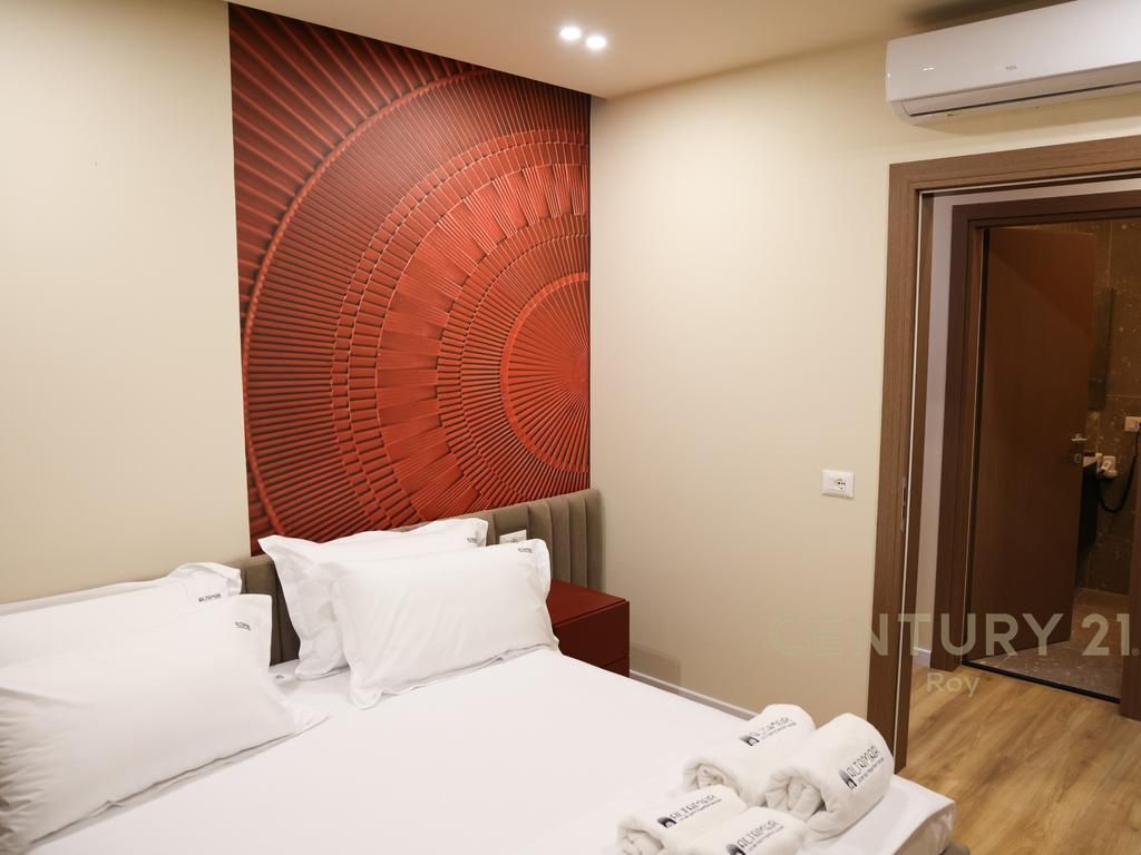 Luxury Without Compromise – Penthouse, A Rare Opportunity, A Secure Investment!   850,000 €