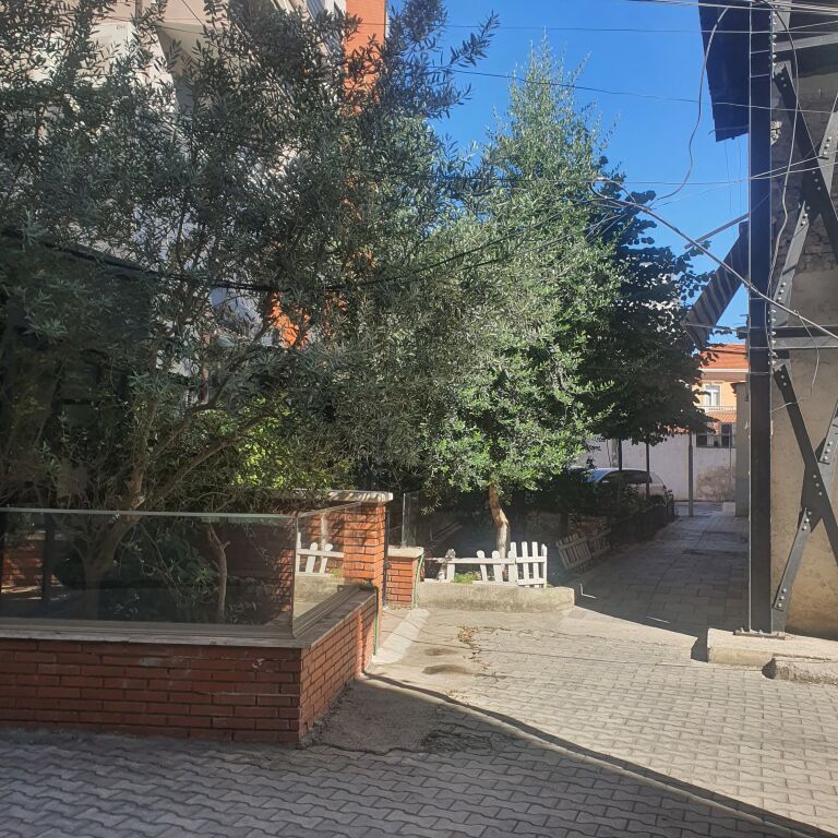 Garsionere, Qender!