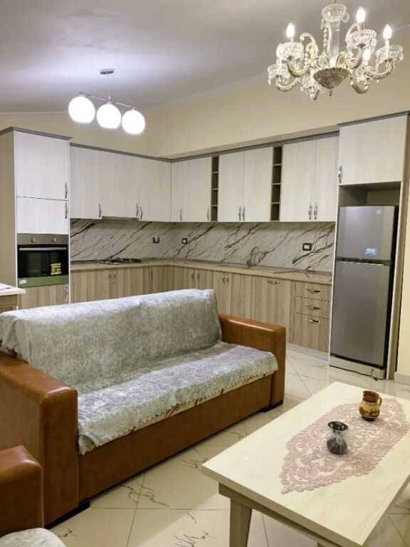 Jepet Me Qera Apartament 2+1+1 Ballkon