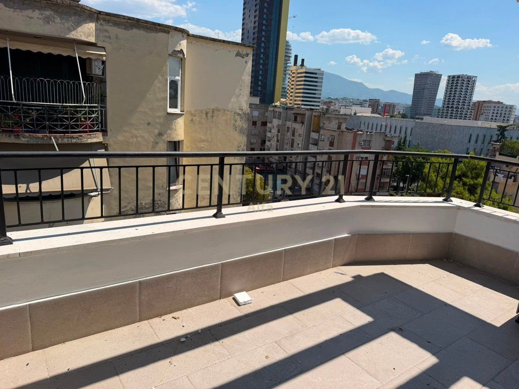 Premium Apartment 2+1+2 with brand new furniture for rent in the heart of Tirana – Donika Center