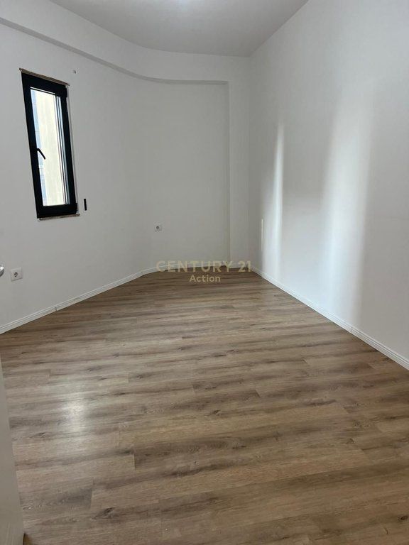 Apartament 2+1 Me Qira, Unaza e Re, Tiranë