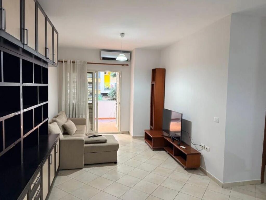 Affittasi Appartamento 2+1+1 con Balcone