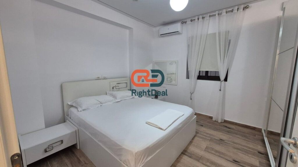 Vicino al Centro, In Via Mine Peza, Super Appartamento 1+1 In Affitto, Con Super Posizione !!