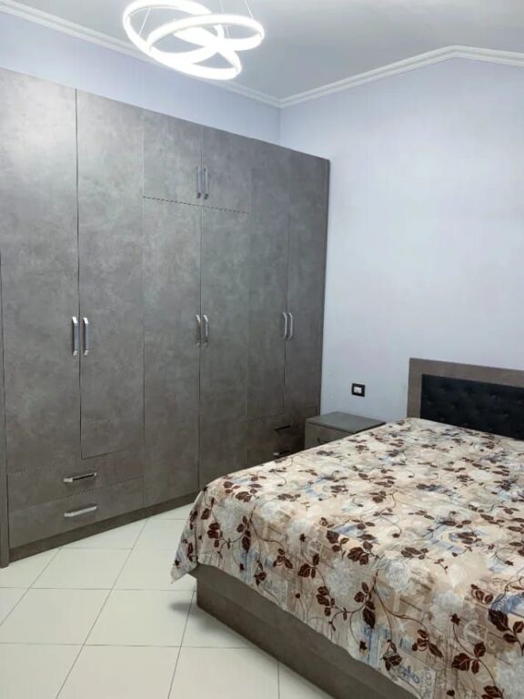 Jepet Me Qera Apartament 2+1+1 Ballkon