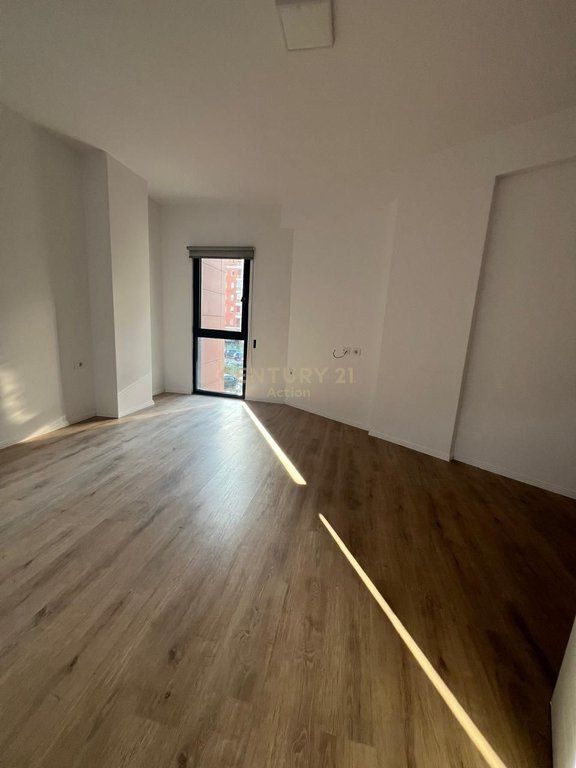 Apartament 2+1 Me Qira, Unaza e Re, Tiranë