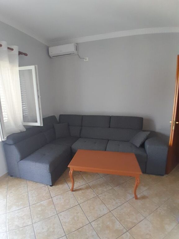 Rent | Shtëpi private 1 + 1 | Rruga Jordan Misja | 350 €/month