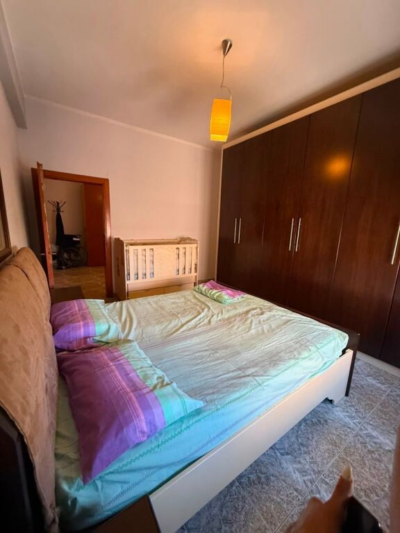 Jepet me qera 3+1+2 prane Stadiumit Durres