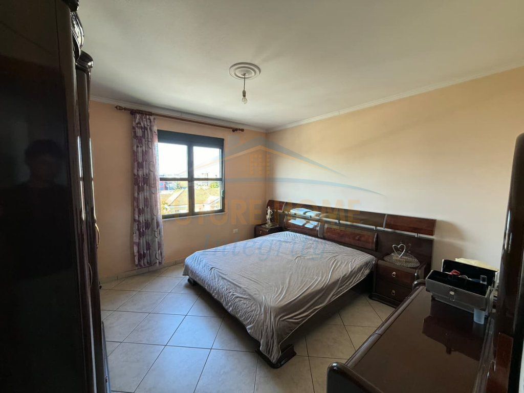 Shitet, Apartament 2+1, Kinostudio, Tiranë.