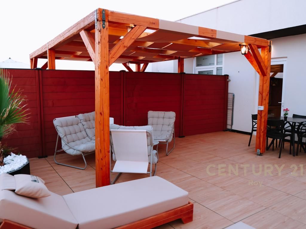 Luxury Without Compromise – Penthouse, A Rare Opportunity, Secure Investment! 850,000 €