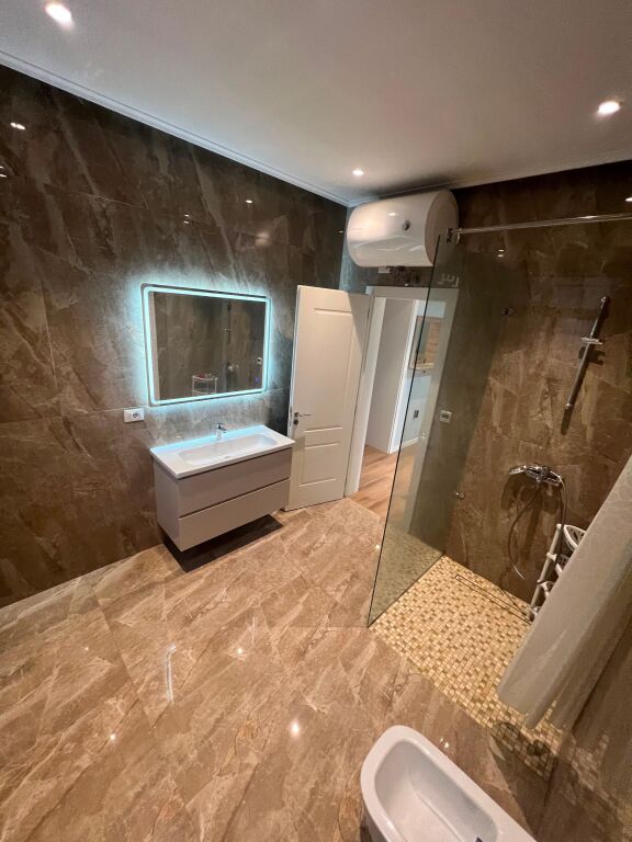 Apartament kat vile per qira