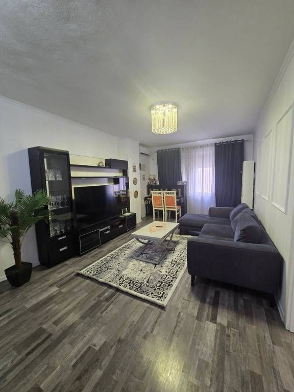 Apartament 1+1 per Qera te Komuna e Parisit 700 € /Muaj
