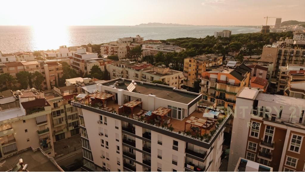 Luxury Without Compromise – Penthouse, A Rare Opportunity, A Secure Investment!   850,000 €