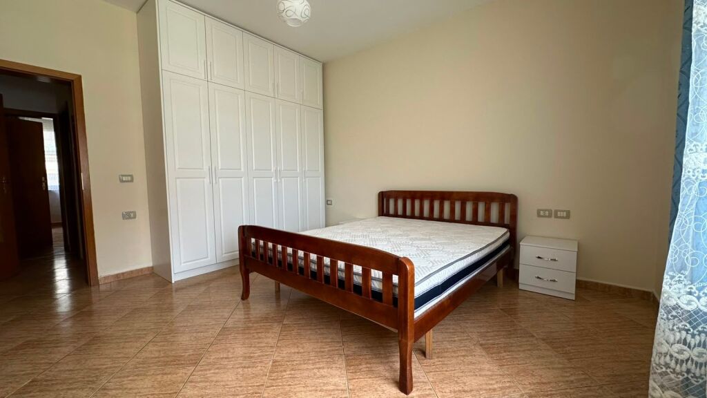 Apartament 2+1 per qira tek Rr.Kosovarve