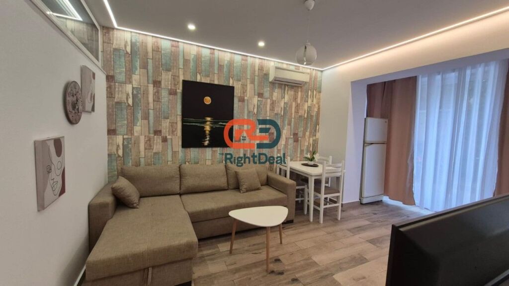 Vicino al Centro, In Via Mine Peza, Super Appartamento 1+1 In Affitto, Con Super Posizione !!