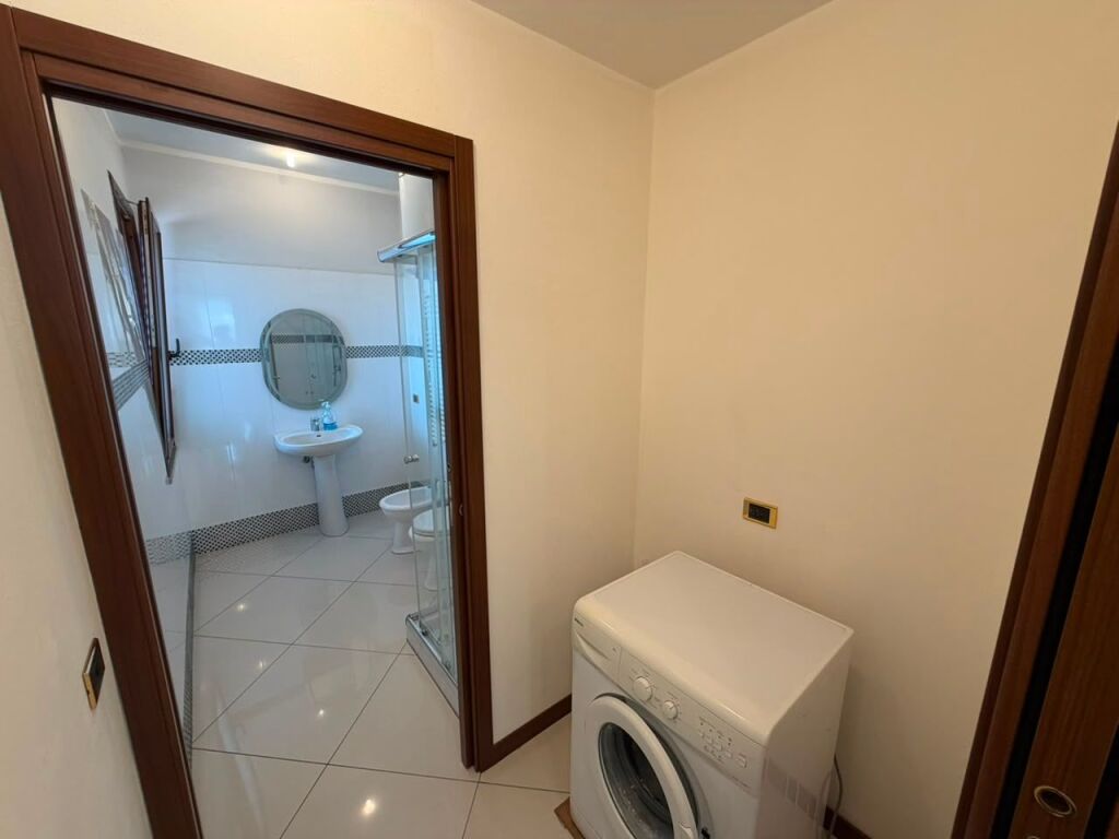 🏡 Appartamento 1+1 in affitto –📍 Kinostudio💰 Affitto: 45.000 Lek/mese (prezzo non trattabile)