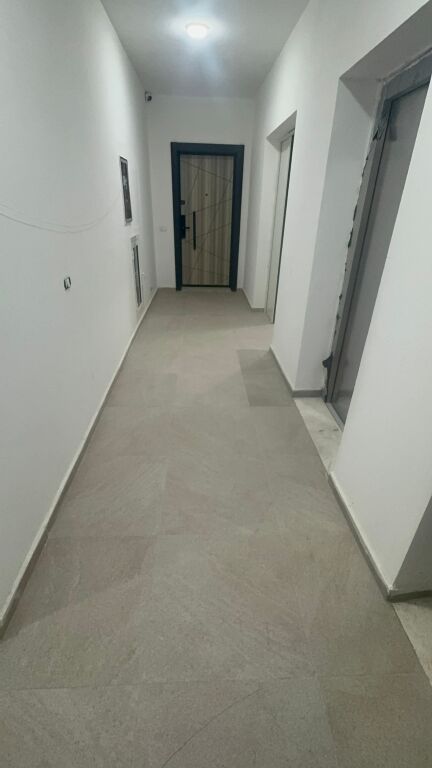 Jepet me qera ambient per zyre 2+1 te 5 Maji