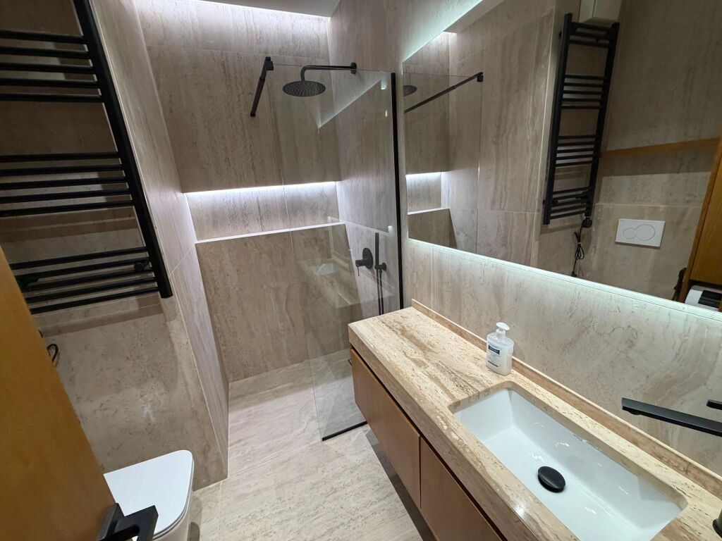 🏡 Jepet me qira apartament 2+1+2  📍 Xhamllik, Rruga “Odhise Paskali”, Tiranë