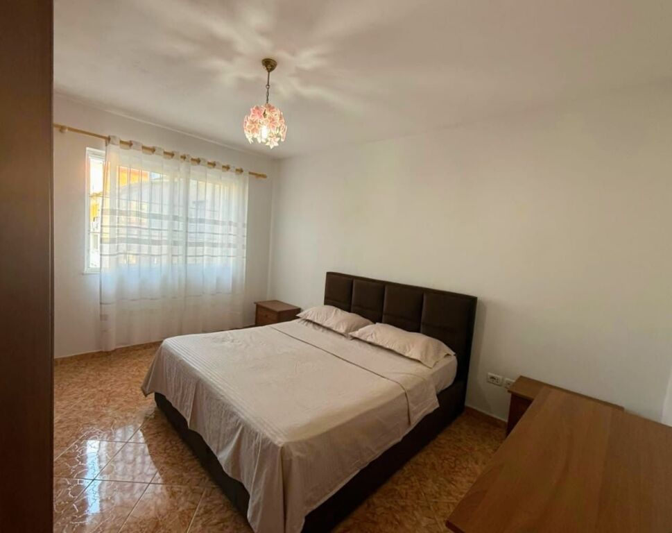 KINOSTUDIO APARTAMENT 1+1 PER SHITJE!