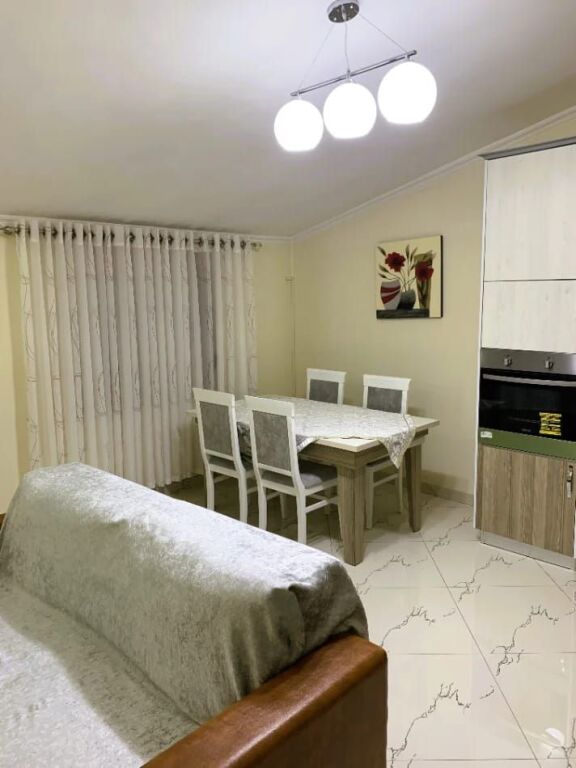 Jepet Me Qera Apartament 2+1+1 Ballkon