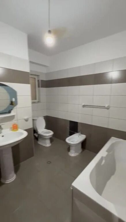 Affittasi Appartamento 2+1+1 con Balcone