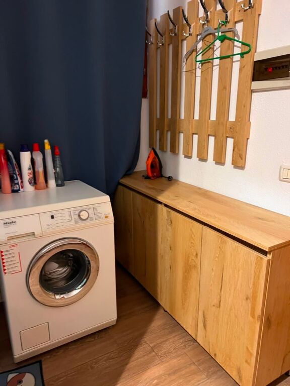 Apartment me qera 1+1 afer globes te rruga kavajes