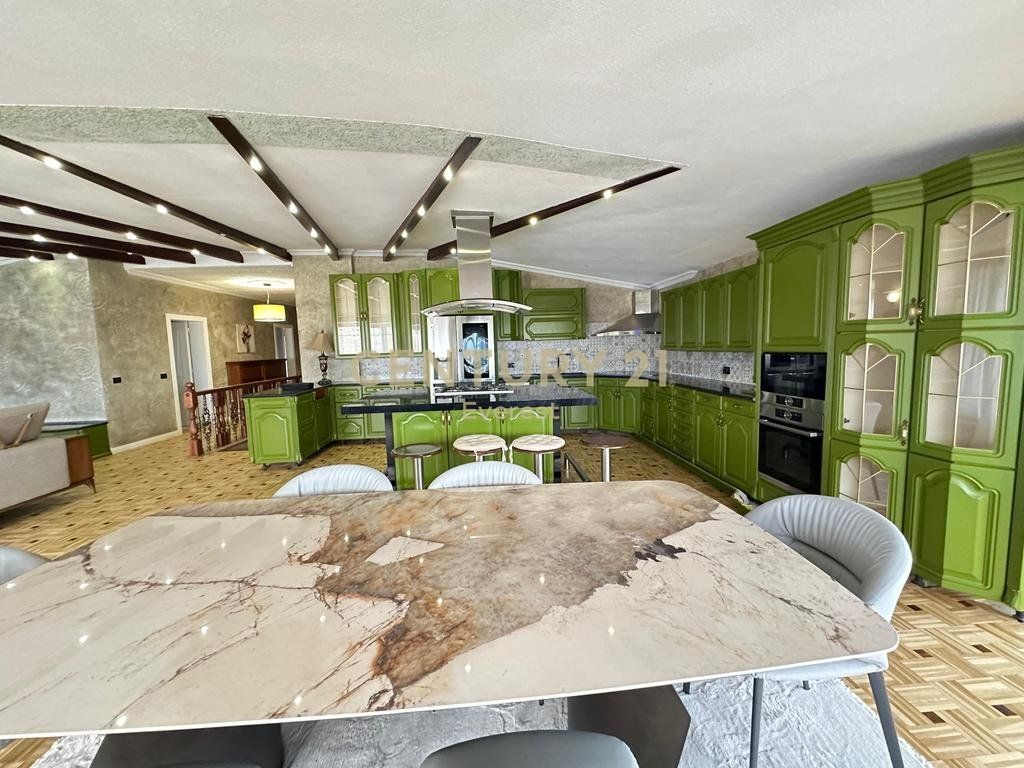DINAMO COMPLEX, LUXURY PENTHOUSE FOR SALE 800,000 €