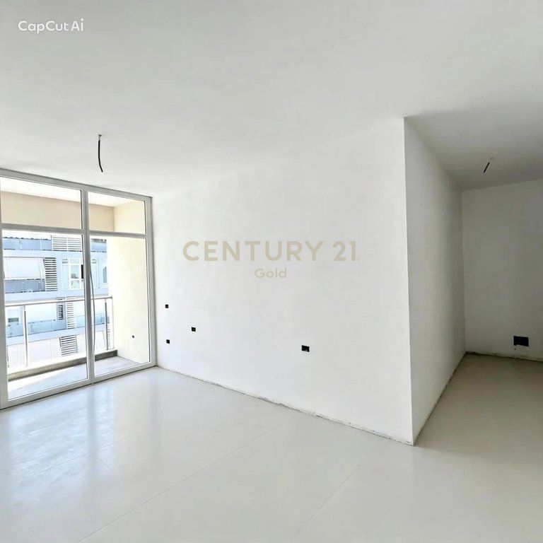 SHESIM APARTAMENT 2+1+2 TEK KOMUNA E PARISIT KOMPLEKSI KIKA !!